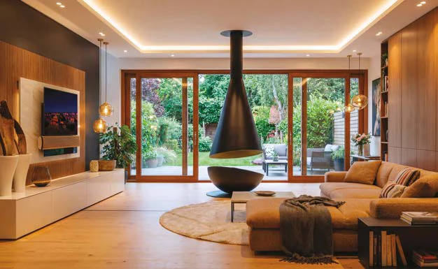 Salon sur mesure ouvert sur le jardin